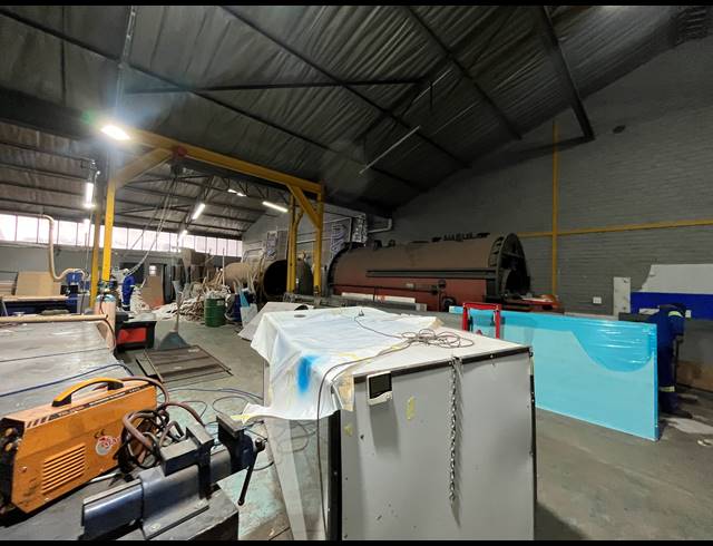 301M² WAREHOUSE FOR SALE IN ISANDO